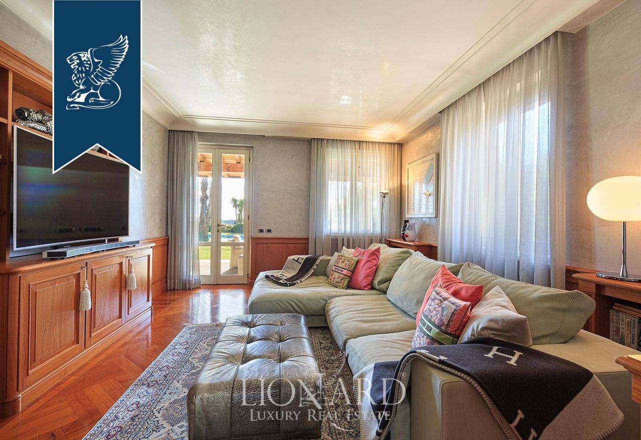 Villa à Padenghe sul Garda, Italie, 900 m² - image 14