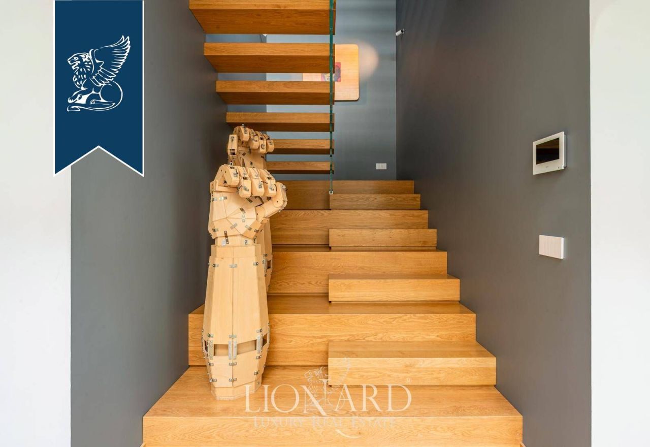 Apartment in Milan, Italy, 247 m² - picture 14