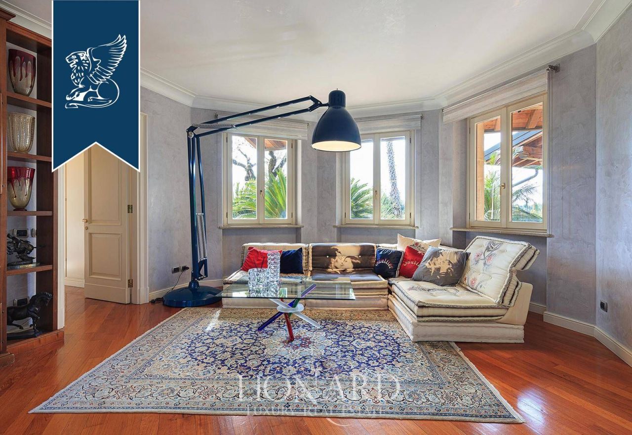 Villa à Padenghe sul Garda, Italie, 900 m² - image 15