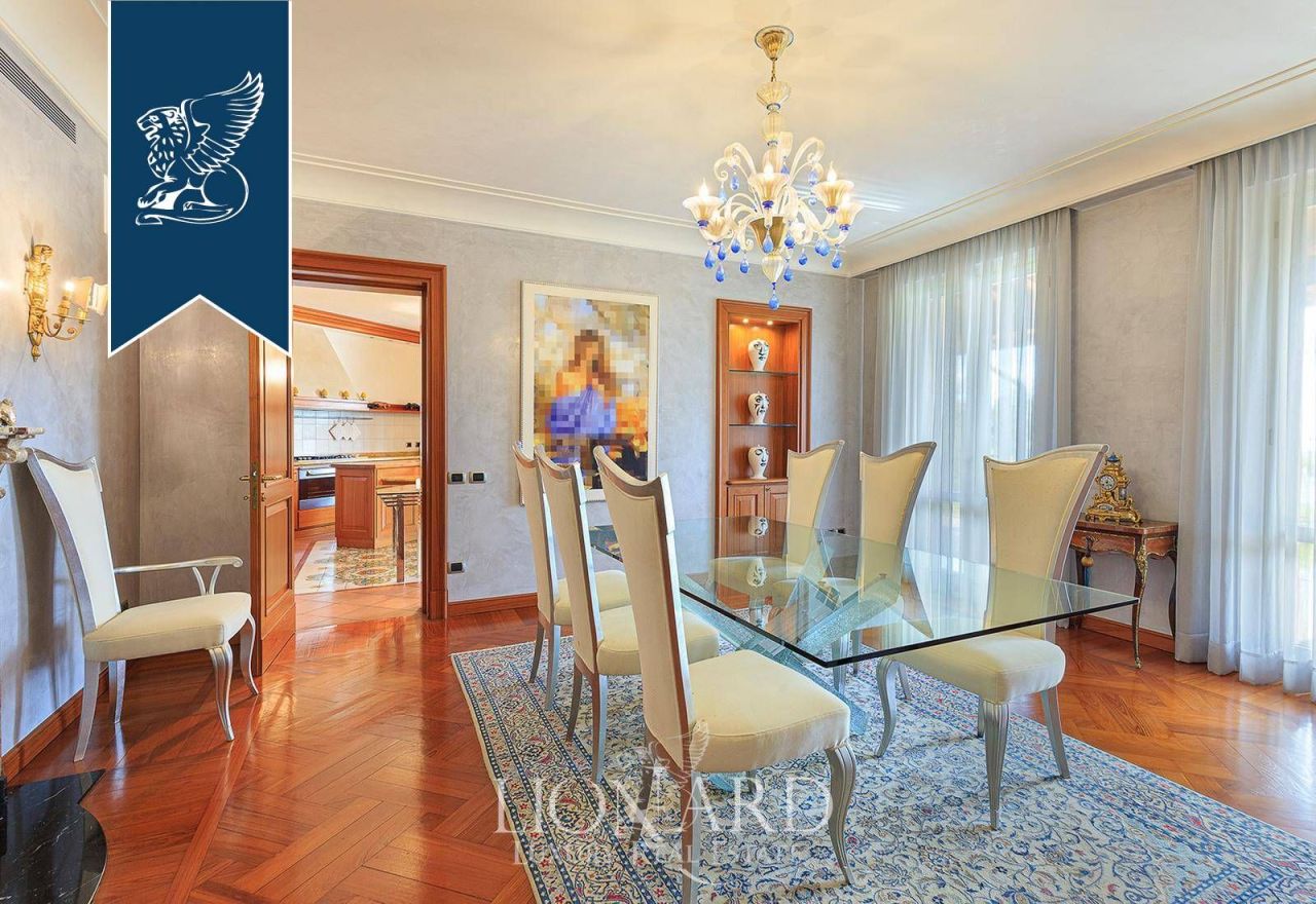 Villa à Padenghe sul Garda, Italie, 900 m² - image 17