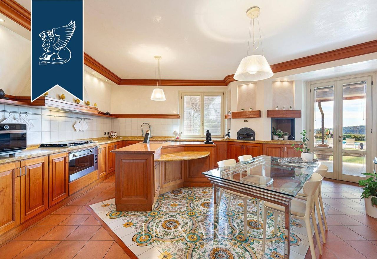 Villa à Padenghe sul Garda, Italie, 900 m² - image 18