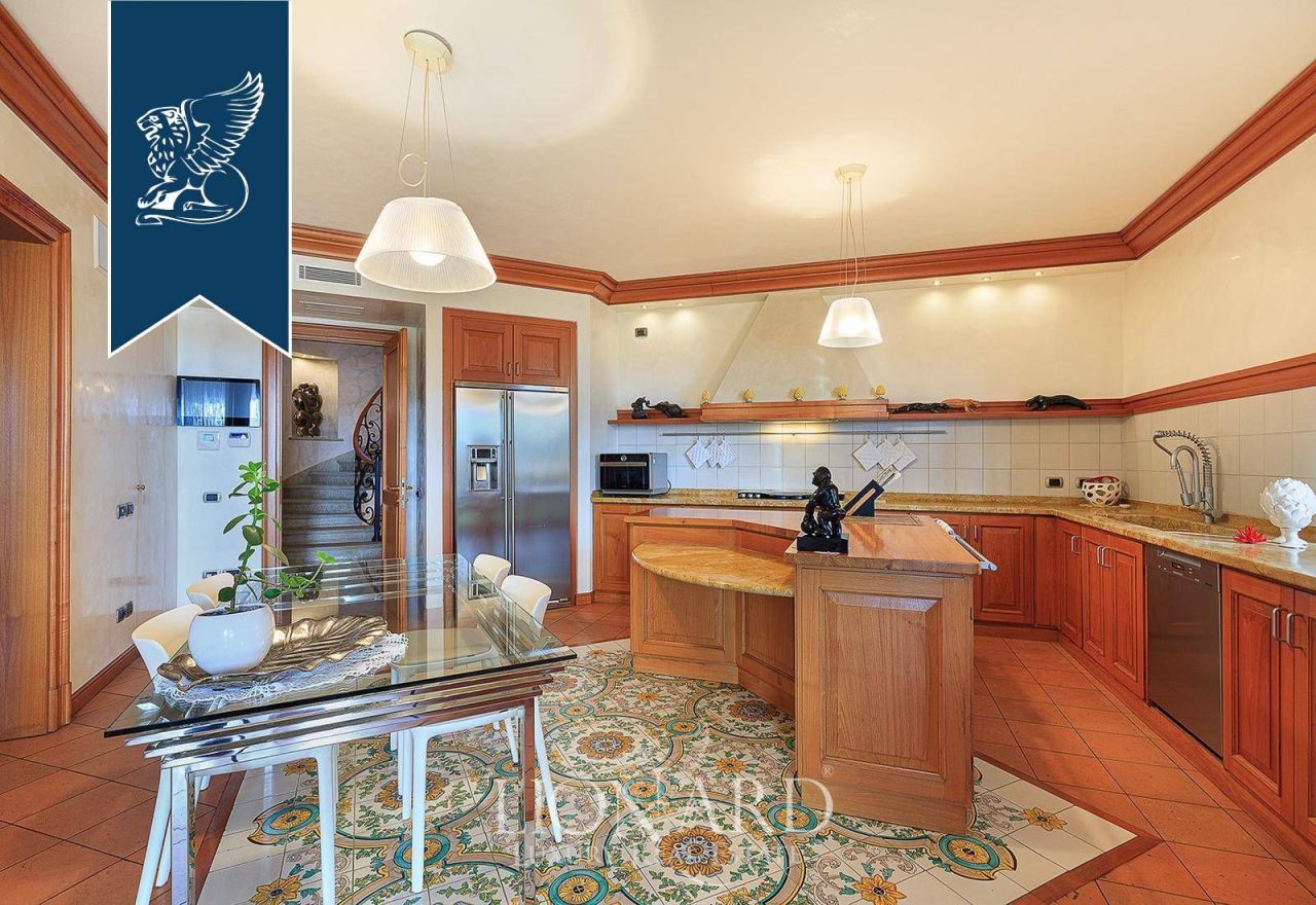 Villa à Padenghe sul Garda, Italie, 900 m² - image 19