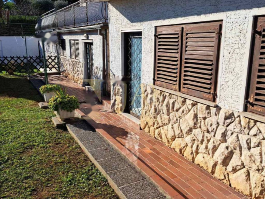 Casa a Opatija, Croazia, 196 m² - foto 1