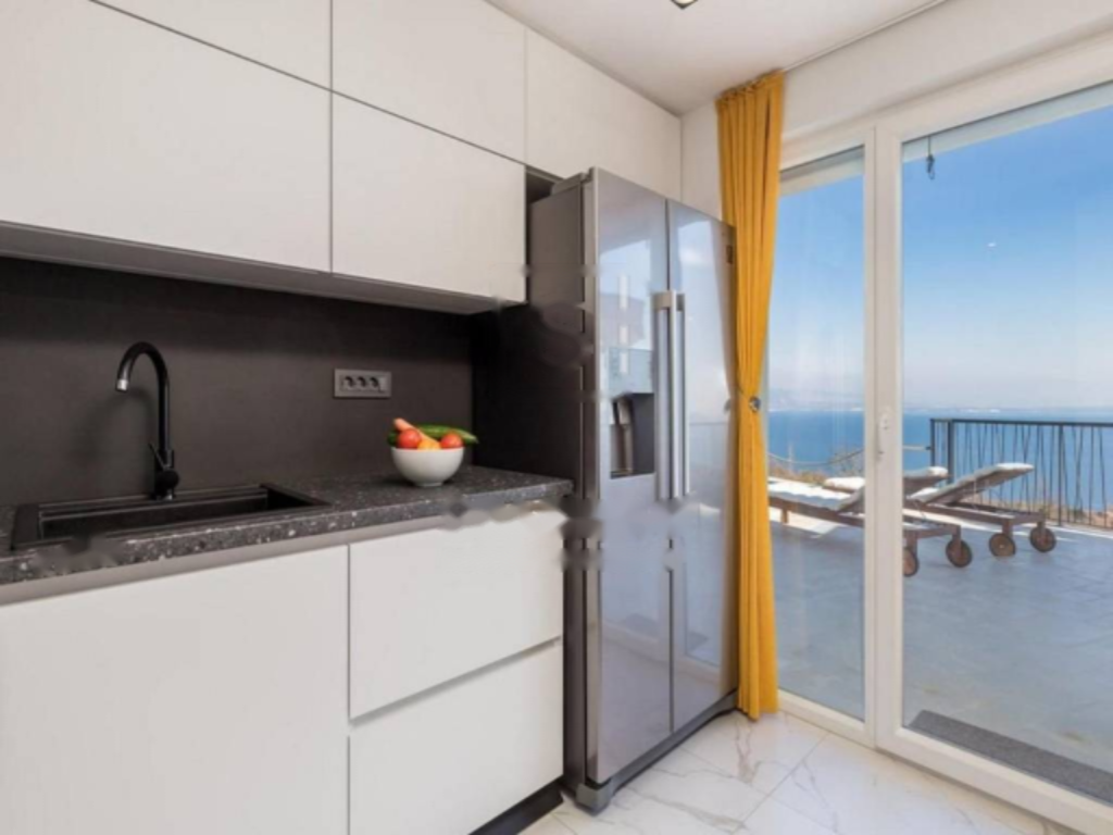 Maison à Opatija, Croatie, 380 m² - image 4