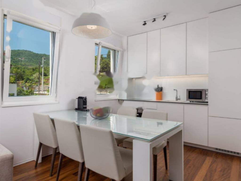 Flat in Opatija, Croatia, 92 m² - picture 11