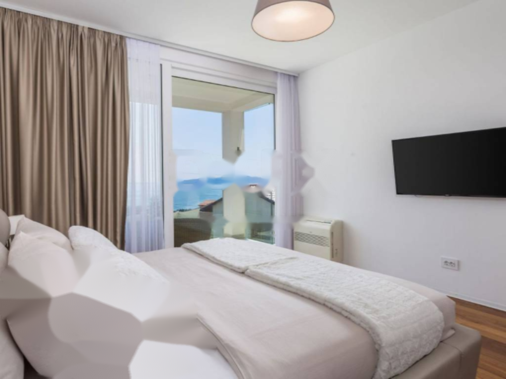 Flat in Opatija, Croatia, 92 m² - picture 15