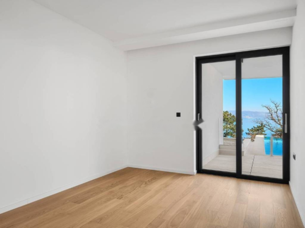 Flat in Opatija, Croatia, 238 m² - picture 16