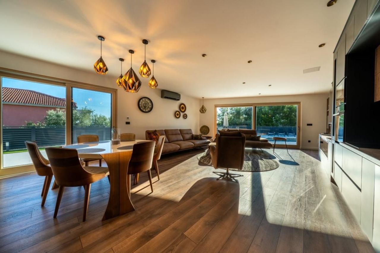 Villa à Podstrana, Croatie, 190 m² - image 9