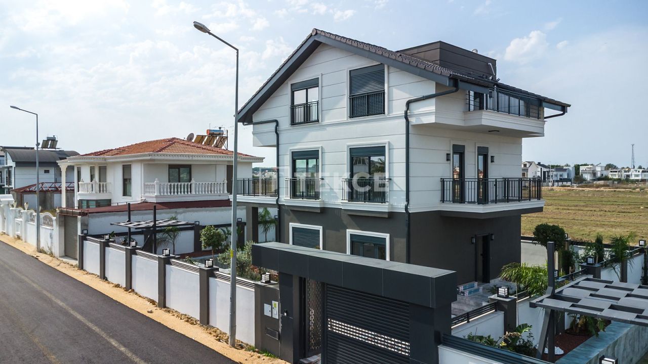 Villa in Serik, Türkei, 277 m² - Foto 1