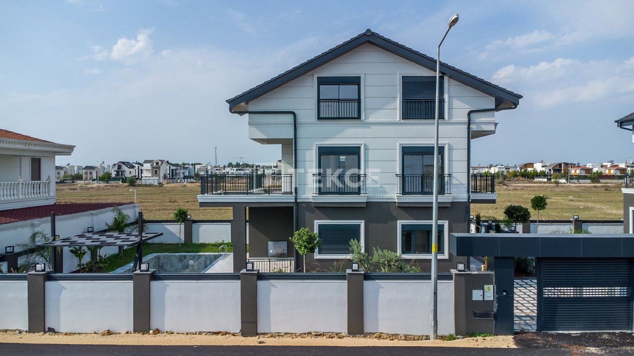 Villa in Serik, Türkei, 277 m² - Foto 2