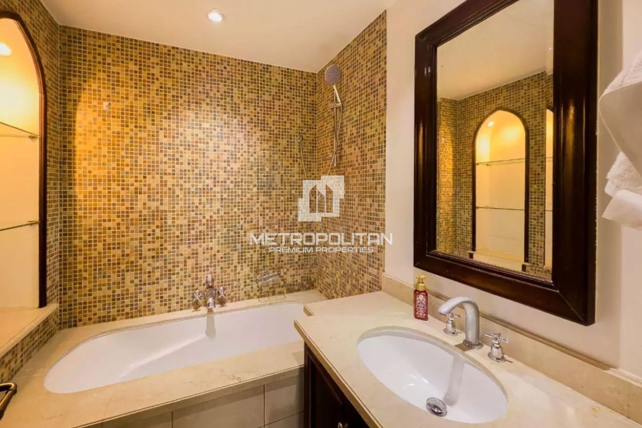 Apartment in Dubai, UAE, 141 m² - picture 19