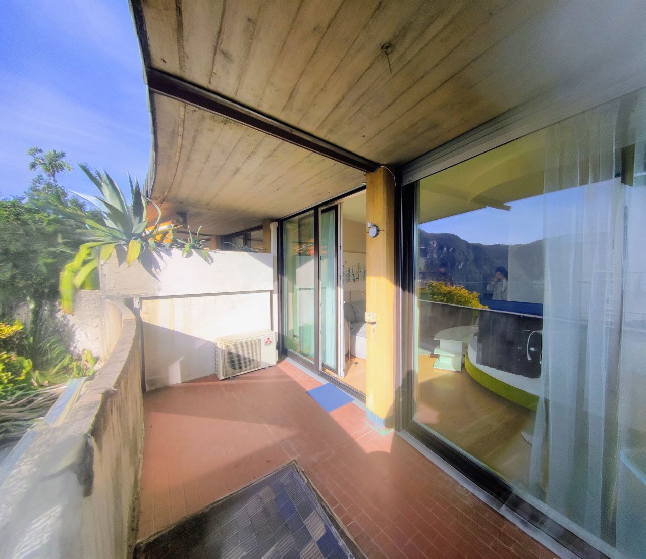 Flat in Campione d'Italia, Italy, 58 m² - picture 4