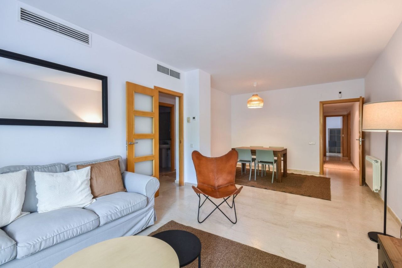 Flat in Barcelona, Spain, 128 m² - picture 4