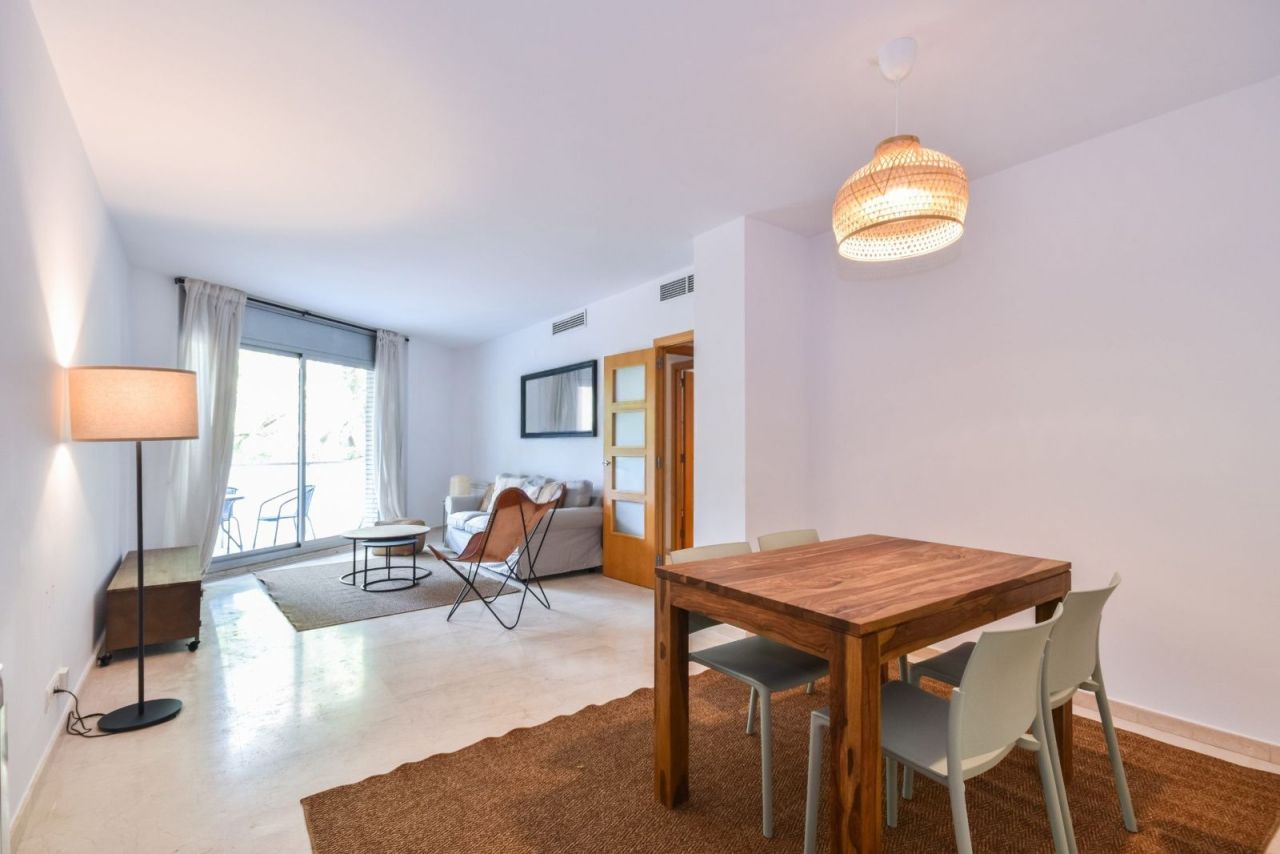 Flat in Barcelona, Spain, 128 m² - picture 1
