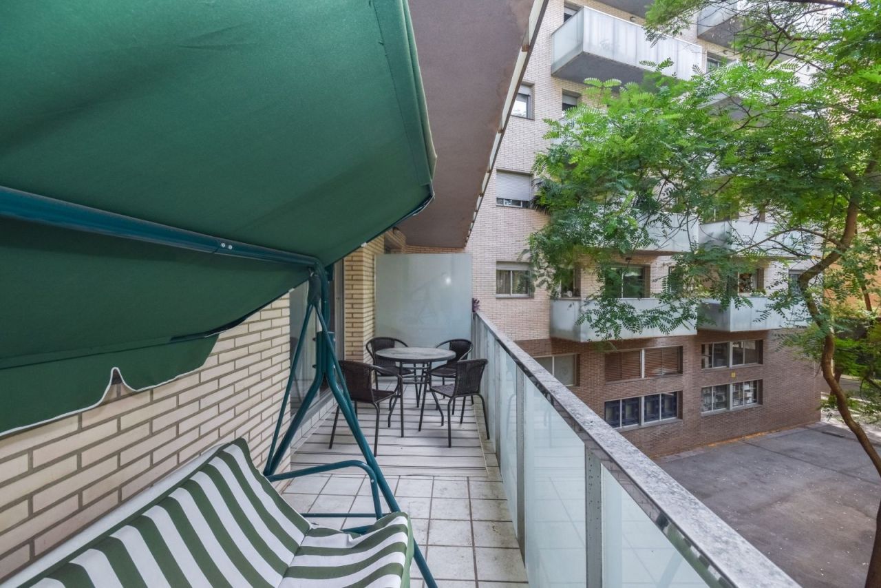 Flat in Barcelona, Spain, 128 m² - picture 18