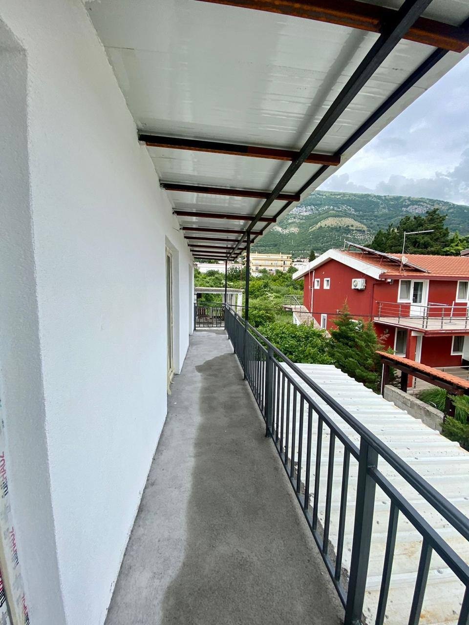 Villa in Bar, Montenegro, 230 m² - picture 4