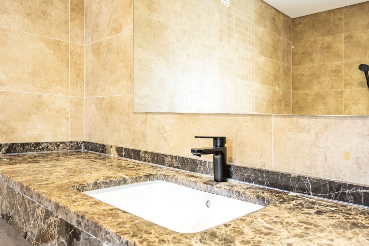 Flat in Faro, Portugal, 109 m² - picture 16