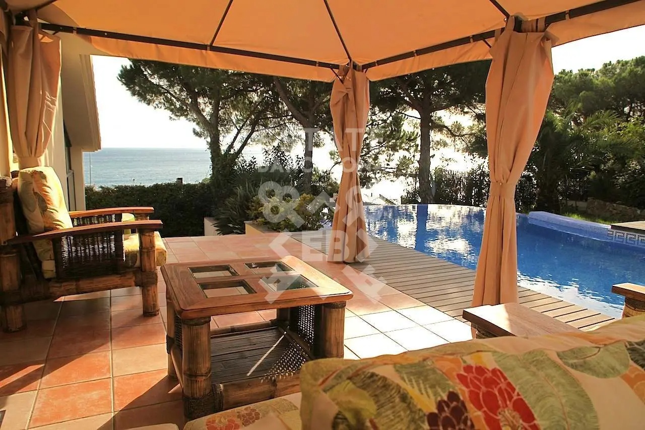 Villa à Sant Feliu de Guíxols, Espagne, 467 m² - image 3