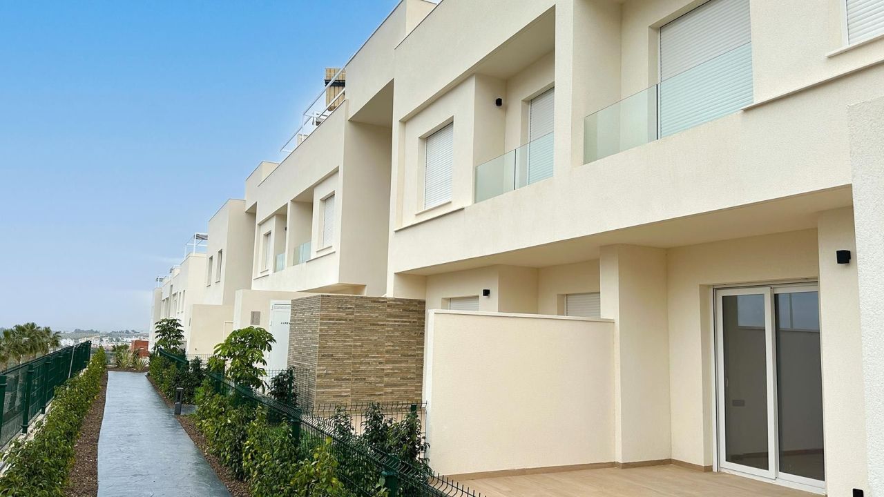 Bungalow à Algorfa, Espagne, 75 m² - image 1