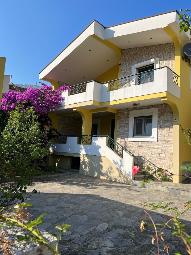 Maison à Sutomore, Monténégro, 160 m² - image 2