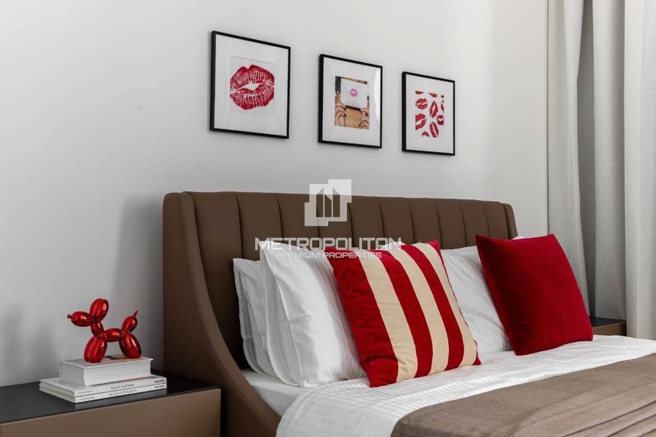 Apartment in Dubai, UAE, 44 m² - picture 2