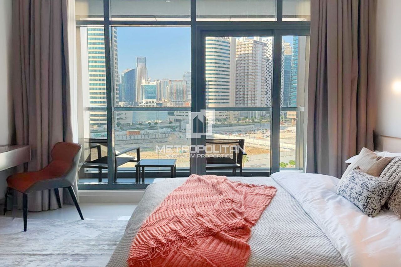 Apartment in Dubai, UAE, 45 m² - picture 3