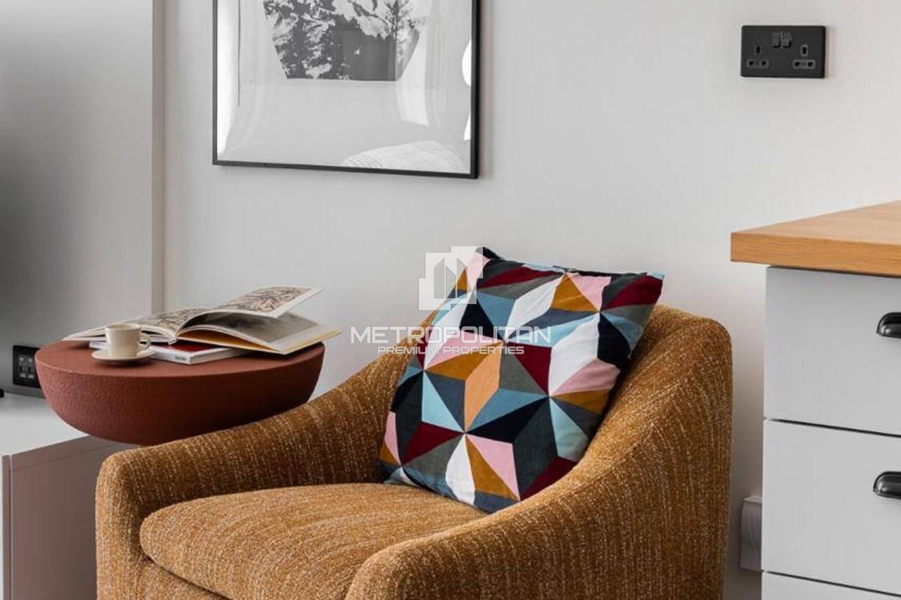 Apartment in Dubai, UAE, 44 m² - picture 4