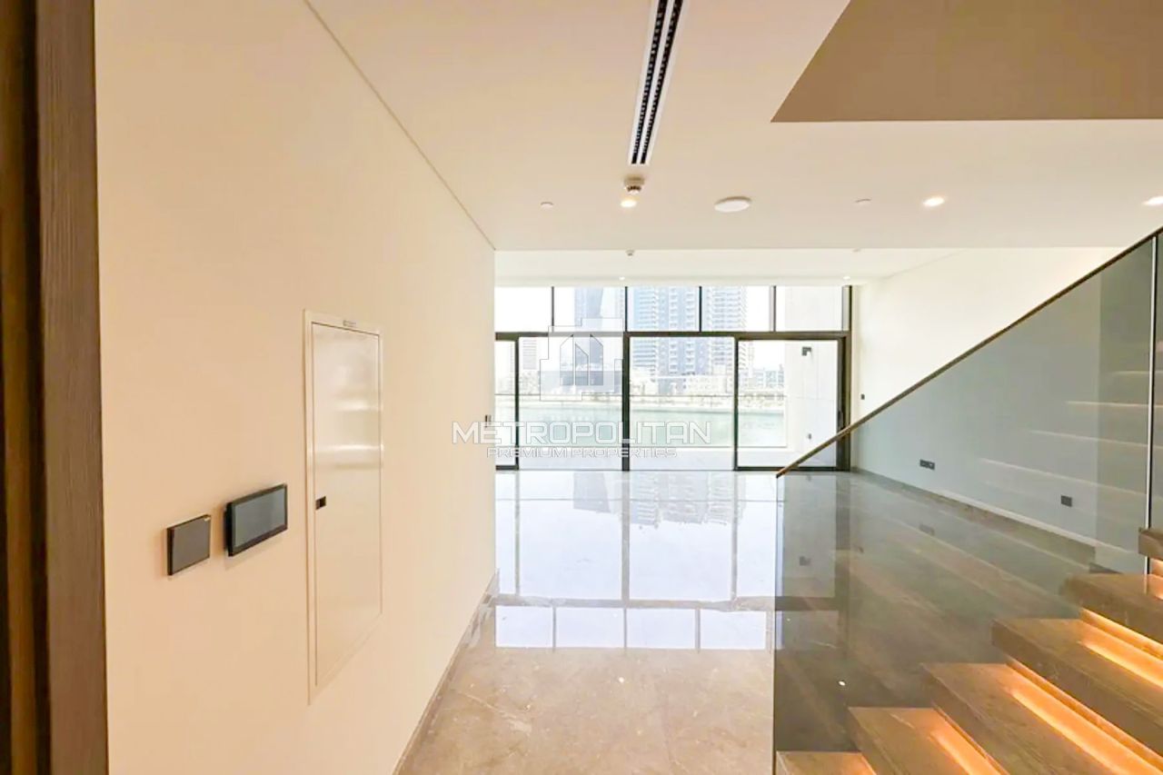 Bungalow in Dubai, UAE, 209 m² - picture 4