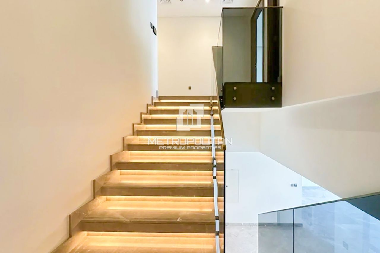 Bungalow in Dubai, UAE, 209 m² - picture 9