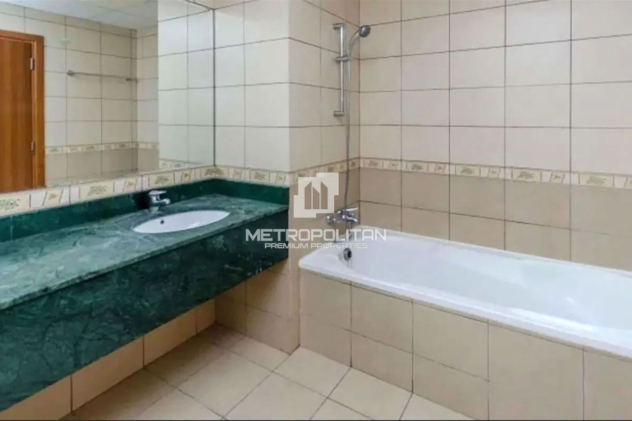 Apartment in Dubai, UAE, 102 m² - picture 9