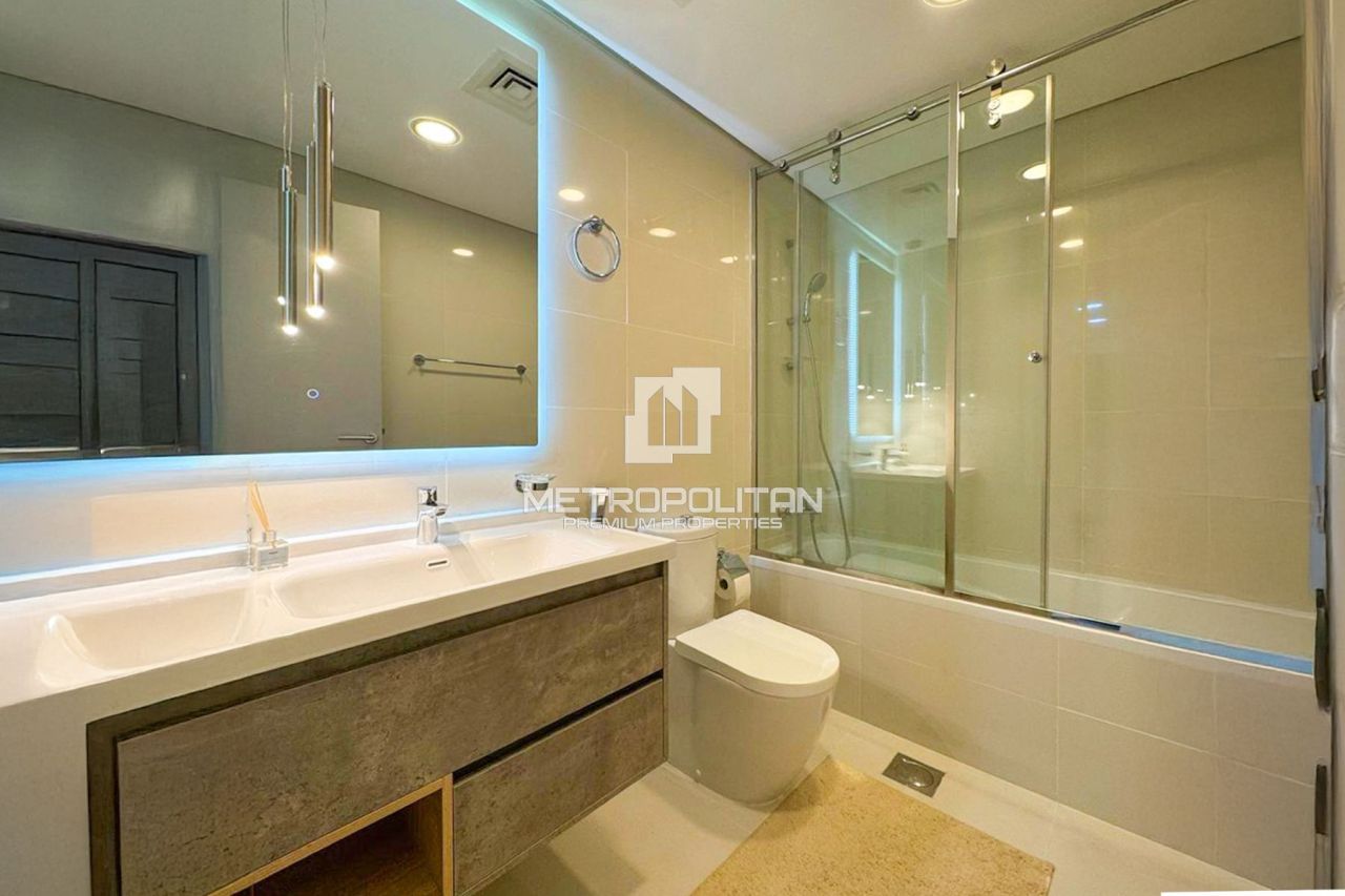 Apartment in Dubai, UAE, 45 m² - picture 9