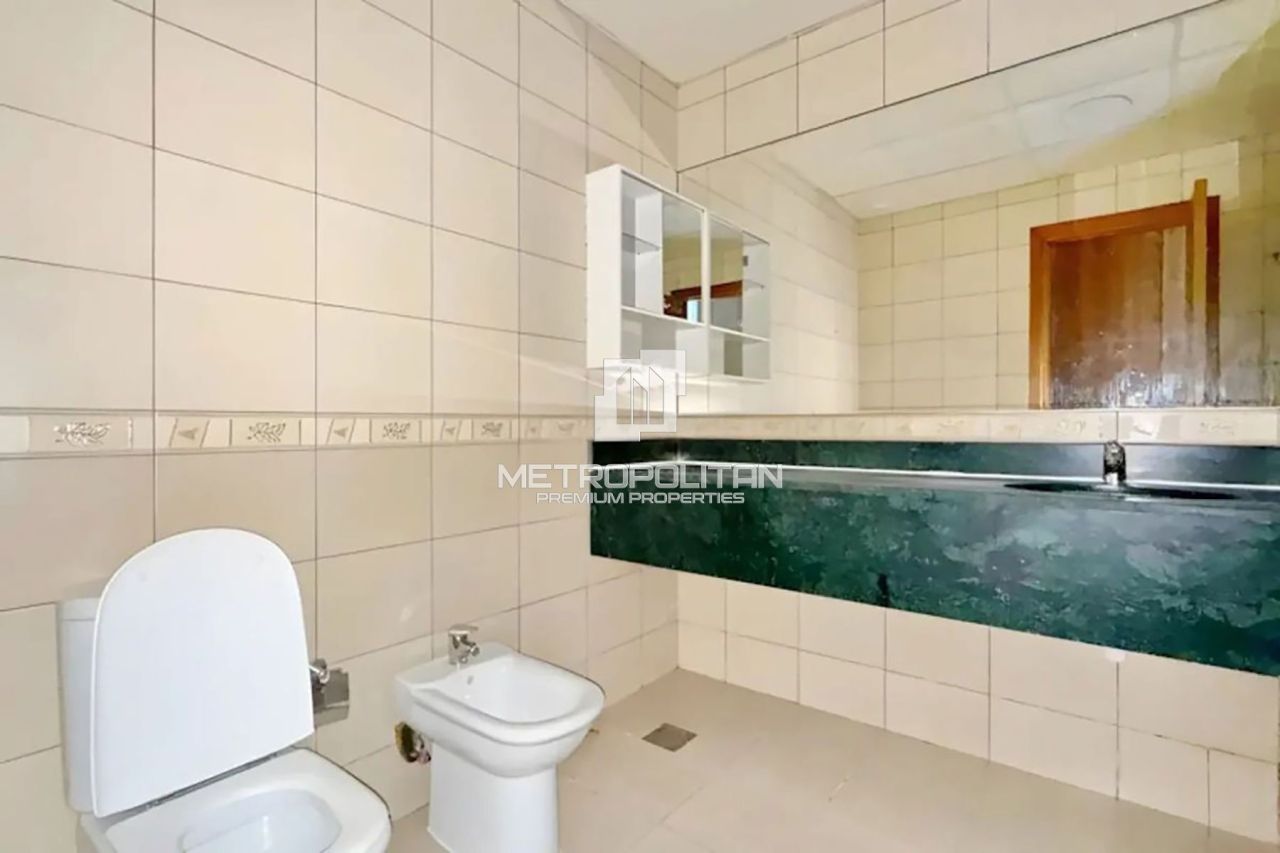 Apartment in Dubai, UAE, 102 m² - picture 10