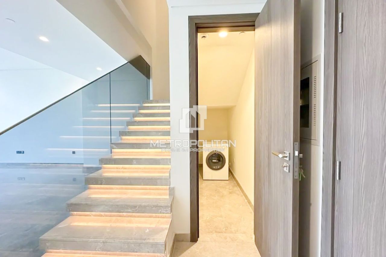 Bungalow in Dubai, UAE, 209 m² - picture 12