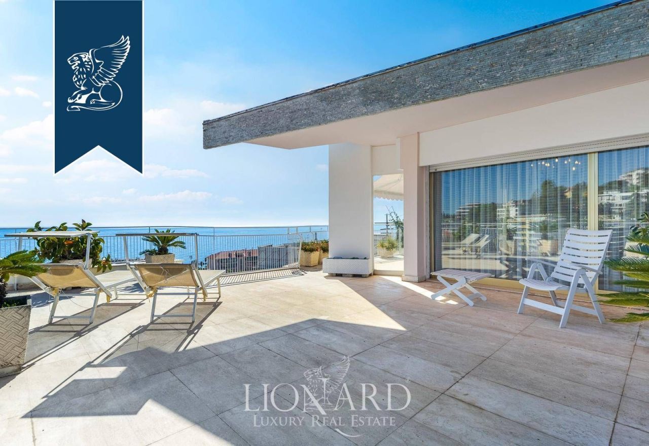 Appartamenti a San Remo, Italia, 155 m² - foto 2