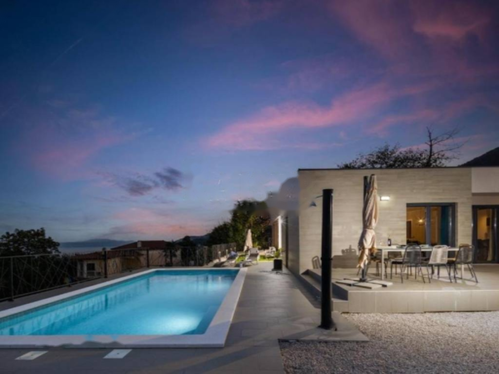 Maison à Opatija, Croatie, 163 m² - image 1