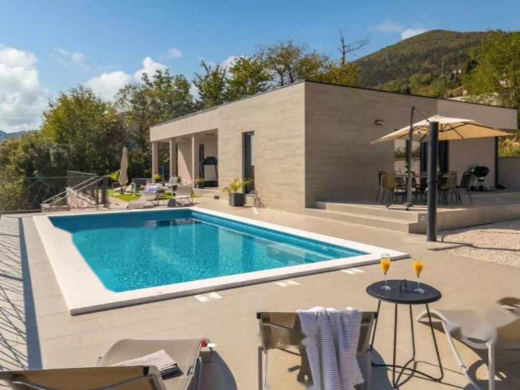 Casa a Opatija, Croazia, 123 m² - foto 2