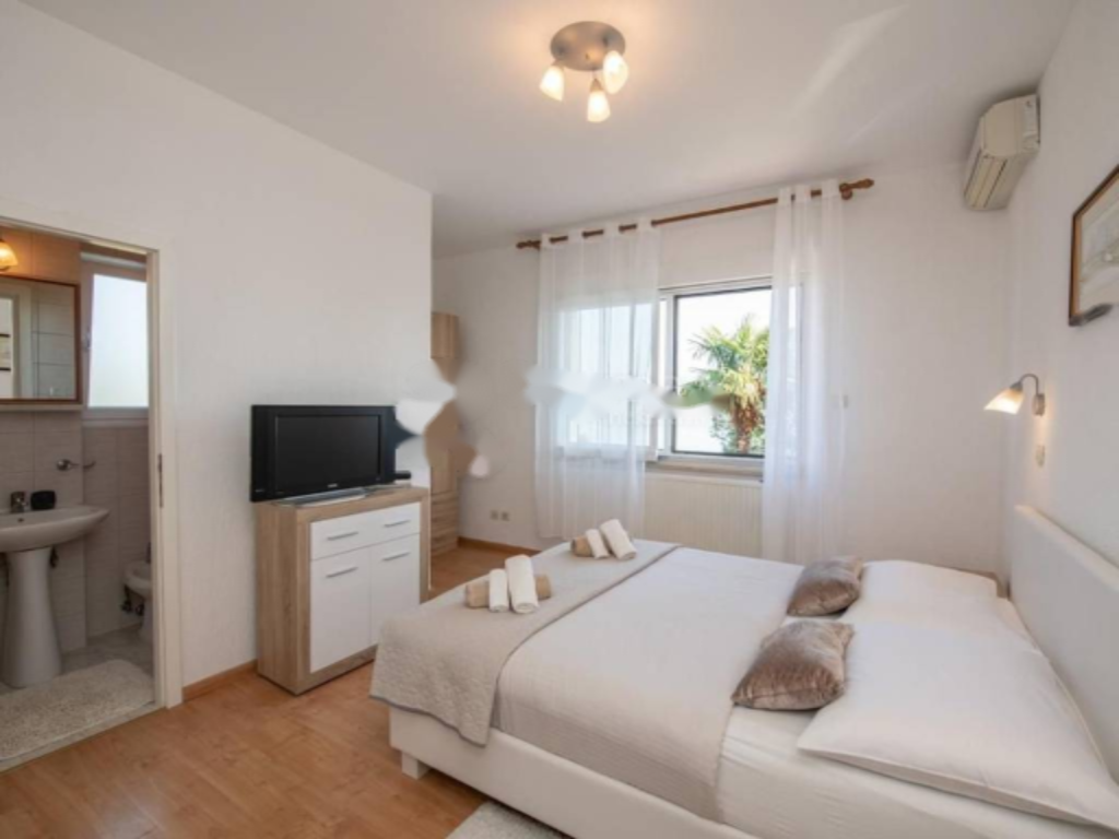 Flat in Opatija, Croatia, 140 m² - picture 8