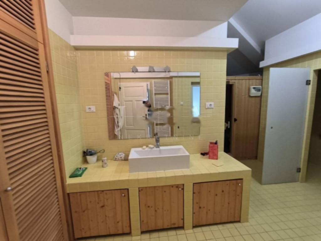 Casa en Opatija, Croacia, 369 m² - imagen 18