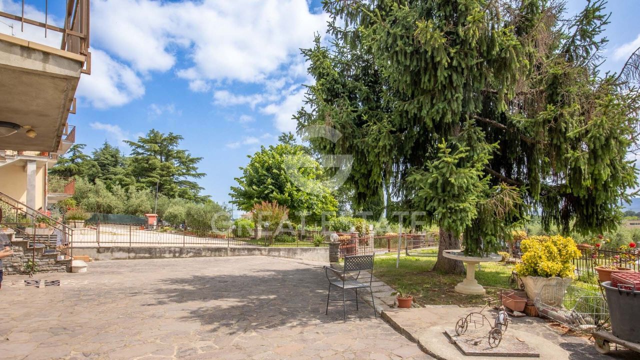 Villa in Castiglione del Lago, Italy, 210.25 m² - picture 3