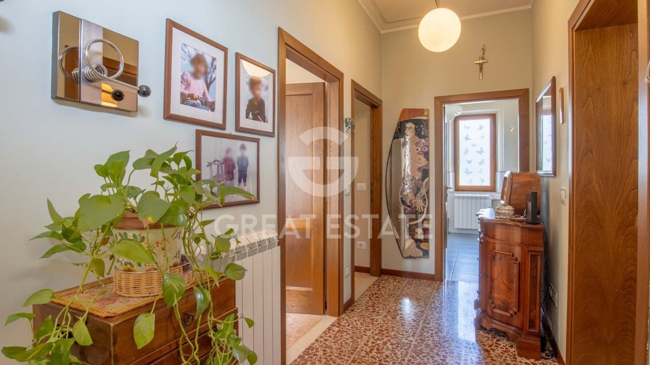 Villa in Castiglione del Lago, Italy, 210.25 m² - picture 12