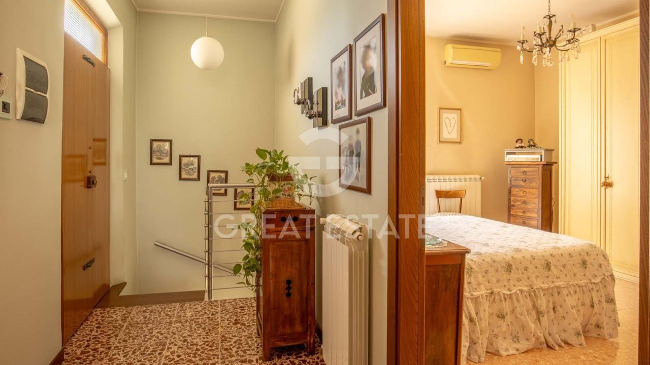 Villa in Castiglione del Lago, Italy, 210.25 m² - picture 13