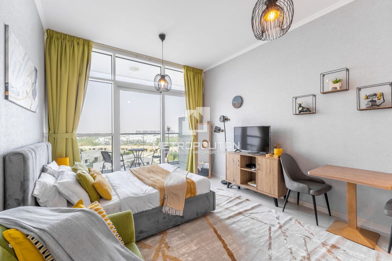 Apartment in Dubai, UAE, 38 m² - picture 2