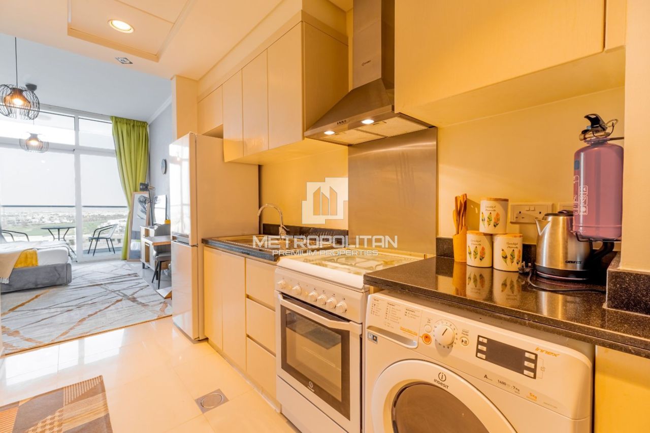 Apartment in Dubai, UAE, 38 m² - picture 4