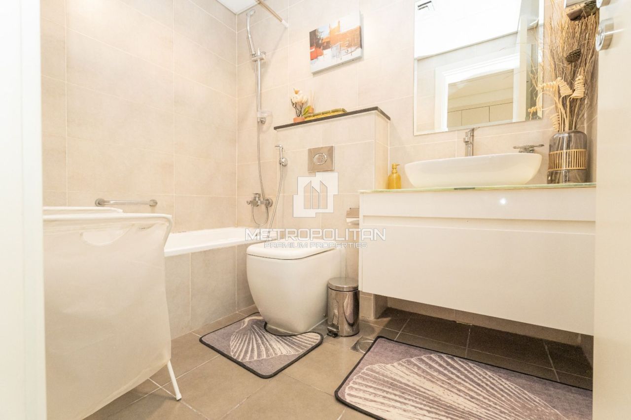 Apartment in Dubai, UAE, 38 m² - picture 7