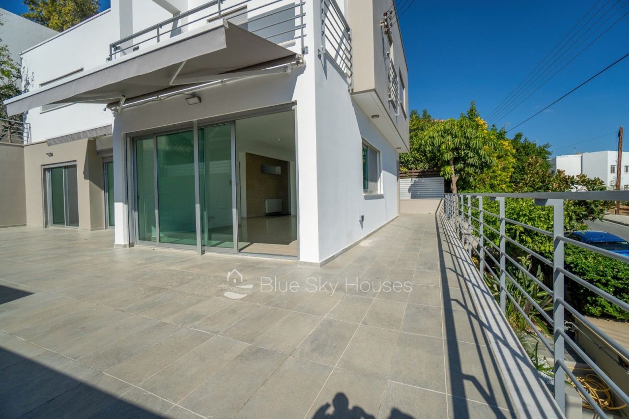 Villa in Limassol, Cyprus, 430 m² - picture 1