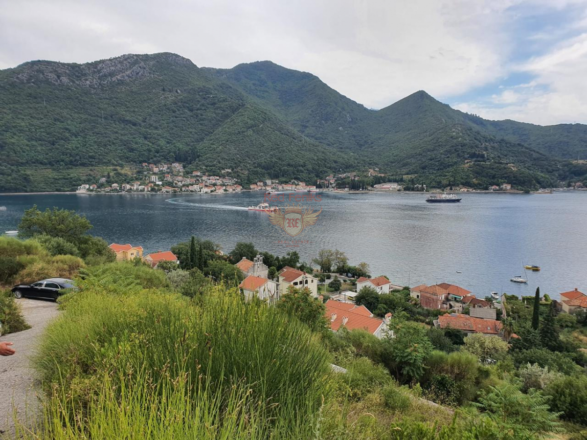 Terrain à Herceg-Novi, Monténégro, 4 500 m² - image 1