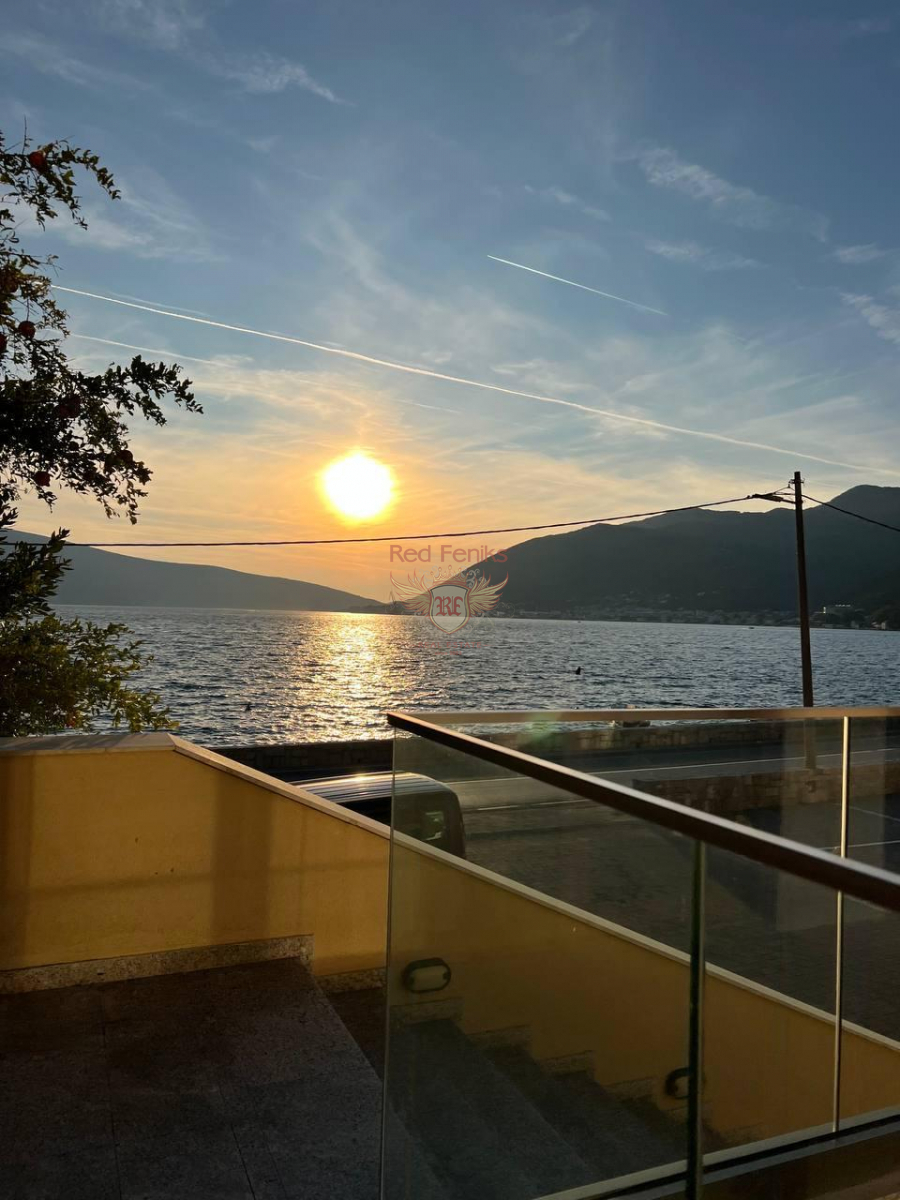 Appartement à Tivat, Monténégro, 64 m² - image 2