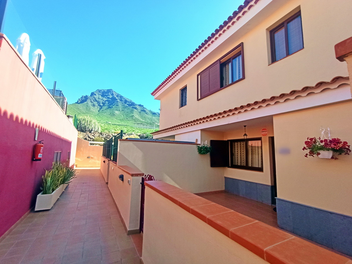 Chalet en Tenerife, España, 212 m² - imagen 1