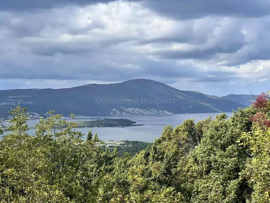 Land in Kavac, Montenegro, 2 612 m² - picture 1