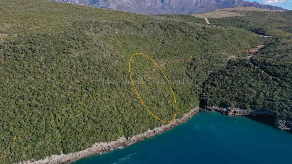 Terreno a Bigova, Montenegro, 7 024 m2 - foto 1